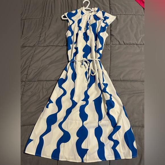 Dress size S-M - Picture 2 of 3